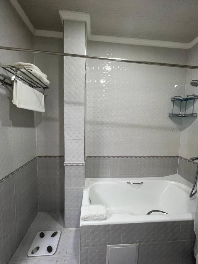 Hotel Afrosiyob Qarshi Eksteriør billede
